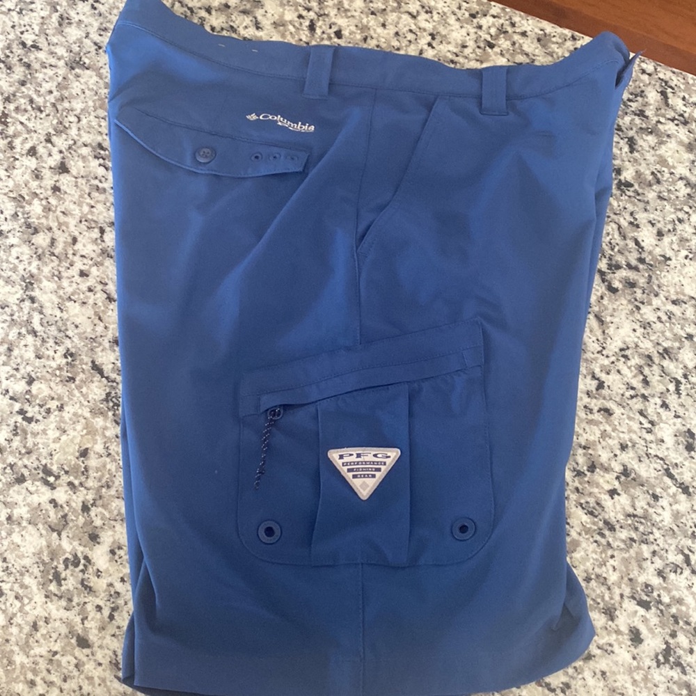 Columbia PFG blue shorts 34”